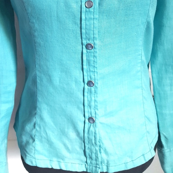 DKNY Active Linen Snap Button Down Top - Picture 5 of 8